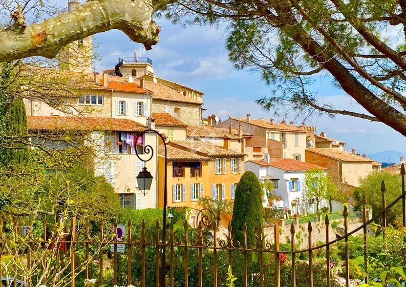 Bureau dans Mougins à louer - Photo de l’immeuble – Image 3 sur 4