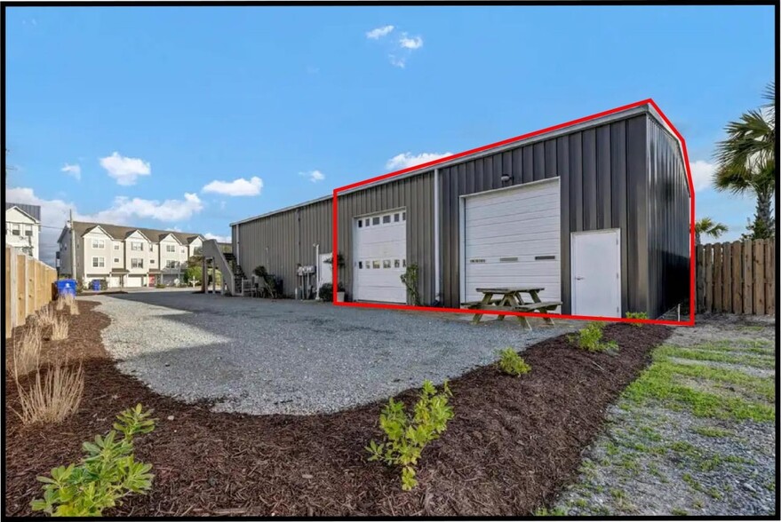 604 N New River Dr, Holly Ridge, NC à louer - Photo de l’immeuble – Image 1 sur 6