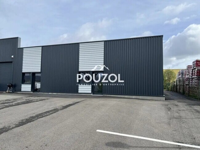 Plus de détails pour Local d'activités à louer