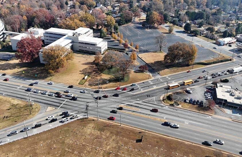 2000 Wade Hampton Blvd, Greenville, SC à louer - Photo de l’immeuble – Image 2 sur 3