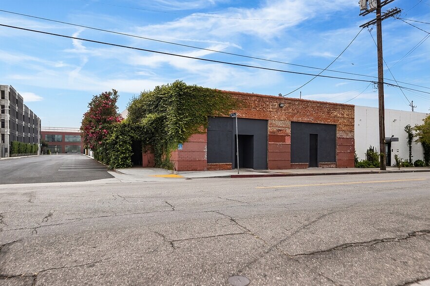 802 Mateo St, Los Angeles, CA à vendre - Photo de l’immeuble – Image 3 sur 23