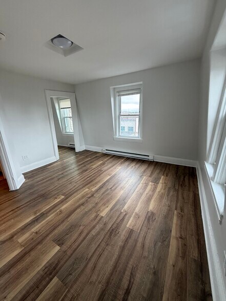 47 Montgomery St, Pawtucket, RI à vendre - Photo de l’immeuble – Image 3 sur 27