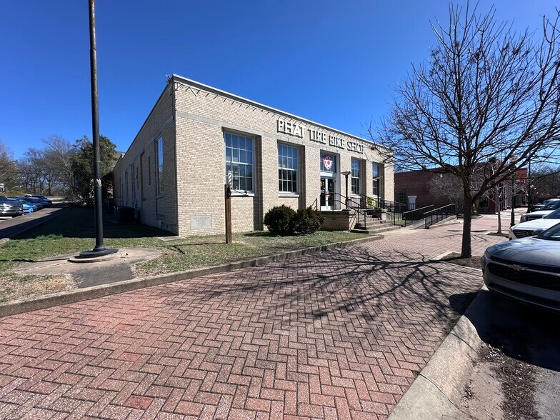101 Broadway St S, Siloam Springs, AR à vendre - Photo de l’immeuble – Image 2 sur 11