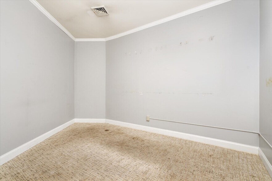 1 1/2 Crosswicks St, Bordentown, NJ à louer - Photo de l’immeuble – Image 2 sur 28