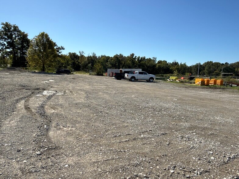 Terrain dans Carbondale, IL à vendre - Photo de l’immeuble – Image 1 sur 3