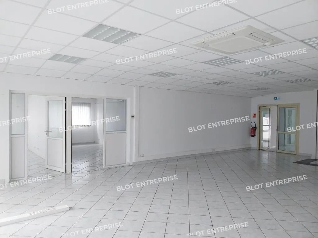 Local d’activités dans Briec à louer Photo intérieure– Image 1 sur 16