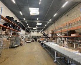 Local d’activités dans Le Blanc-Mesnil à louer Photo de l’immeuble– Image 2 sur 2