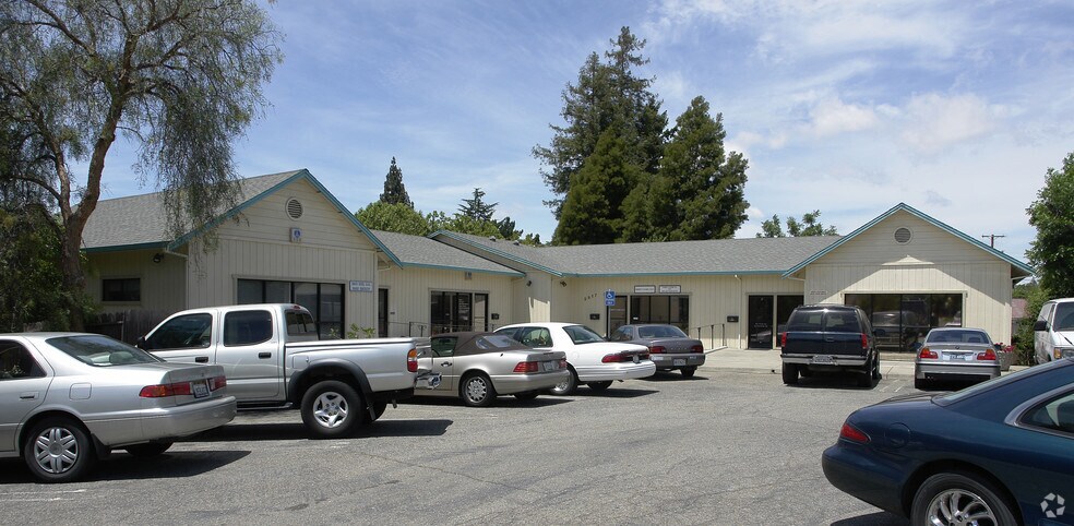 2917 Salvio St, Concord, CA à louer - Photo de l’immeuble – Image 2 sur 4