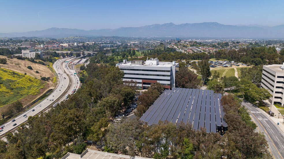 901 Corporate Center Dr, Monterey Park, CA à vendre - Photo de l’immeuble – Image 1 sur 16