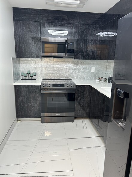 4611 W Fig St, Tampa, FL à vendre - Photo de l’immeuble – Image 2 sur 20