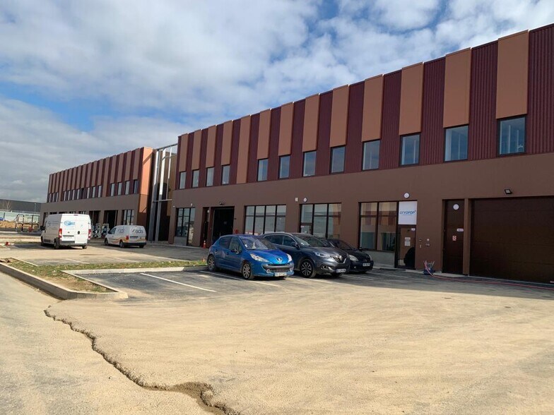 Industriel/Logistique dans Tremblay-en-France à louer - Photo de l’immeuble – Image 2 sur 4