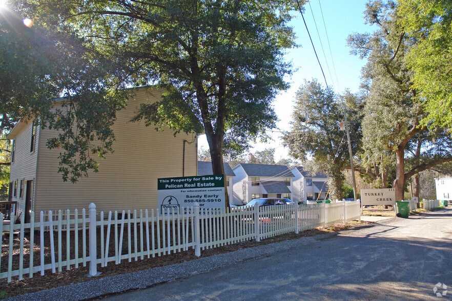 211 Evans Ave, Niceville, FL à vendre - Photo principale – Image 1 sur 2
