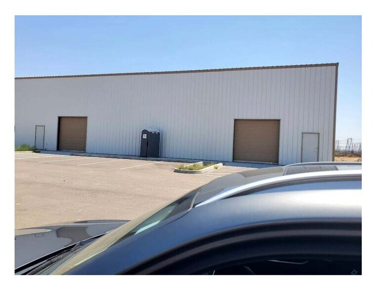 17021 Aster Road, Adelanto, CA à vendre - Photo de l’immeuble – Image 2 sur 5