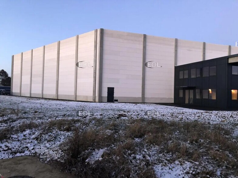 Local d’activités dans Dourdan à louer - Photo de l’immeuble – Image 1 sur 1