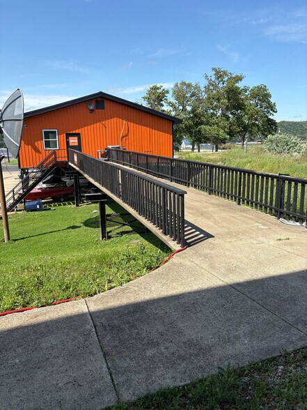 1565 Riverview St, Portage Des Sioux, MO à louer - Photo de l’immeuble – Image 3 sur 14