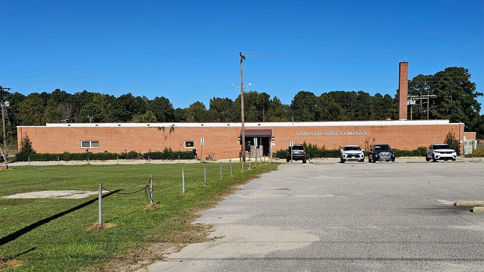 120 S Church Ave, Garland, NC à louer - Photo de l’immeuble – Image 1 sur 55