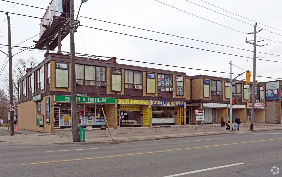 3193-3205 Bathurst St, Toronto, ON à vendre - Photo principale – Image 1 sur 11