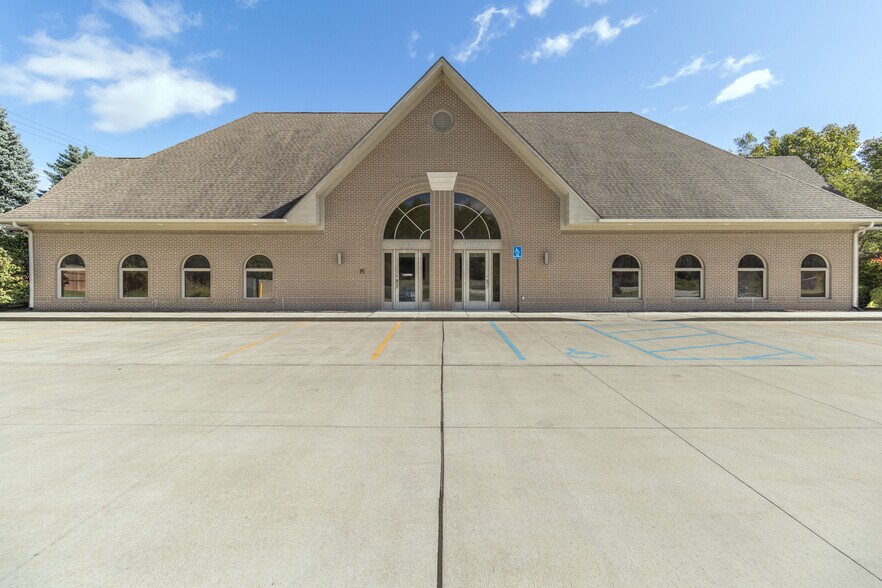 33 Hiram St, Lake Orion, MI à louer - Photo de l’immeuble – Image 3 sur 8