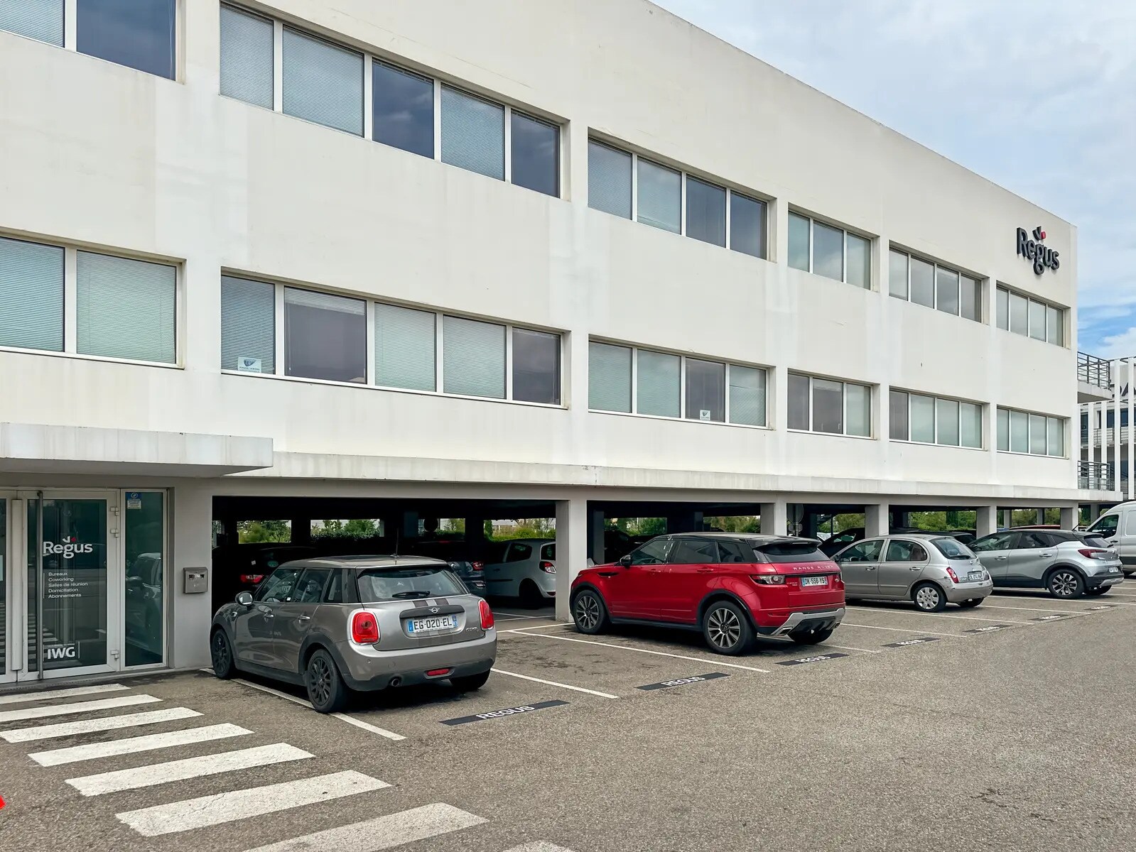 1 Avenue Jacqueline Auriol, Marignane à louer Photo de l’immeuble– Image 1 sur 27