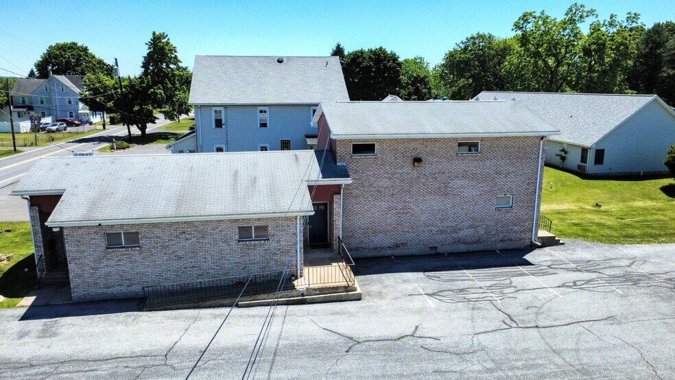 1365 Blue Mountain Dr, Danielsville, PA à vendre - Photo de l’immeuble – Image 2 sur 27