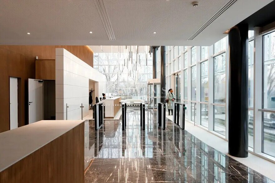 Bureau dans Courbevoie à louer - Photo de l’immeuble – Image 1 sur 12