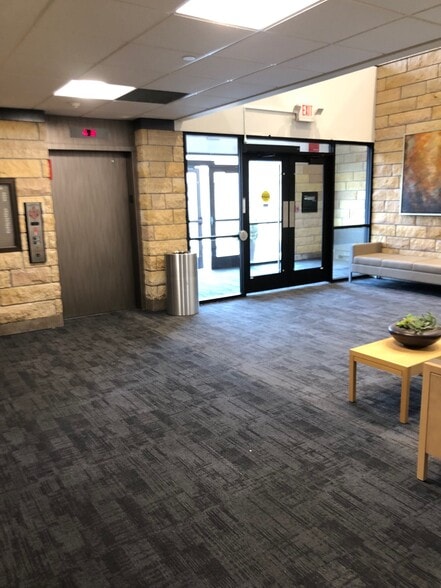 6600 City West Pky, Eden Prairie, MN à louer - Photo intérieure – Image 3 sur 6