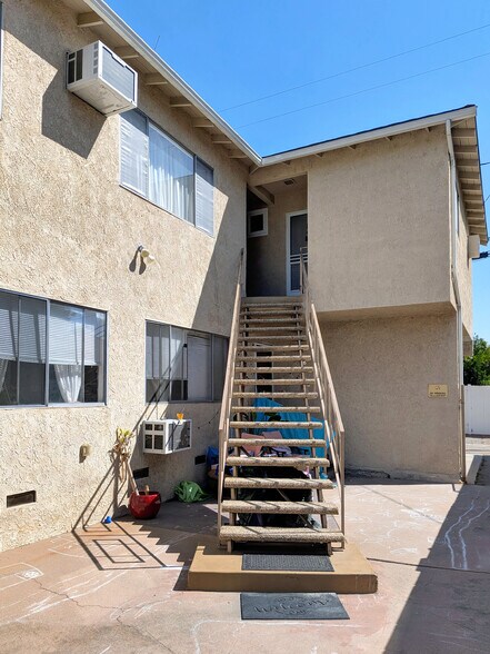 652 N Whitnall Hwy, Burbank, CA à vendre - Photo de l’immeuble – Image 3 sur 7