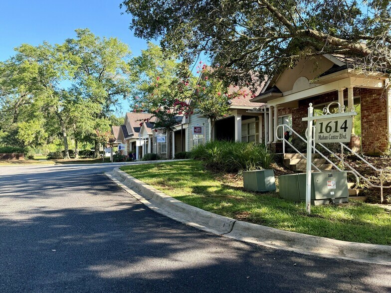 1614 Mahan Center Blvd, Tallahassee, FL à vendre - Photo de l’immeuble – Image 2 sur 9