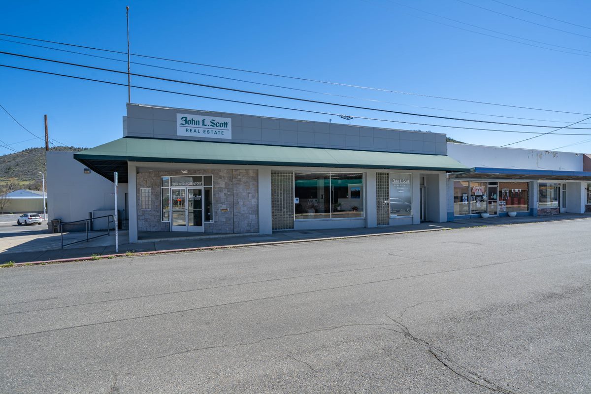 304-308 S Broadway St, Yreka, CA à vendre Photo principale– Image 1 sur 2