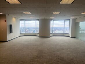 425 S Financial Pl, Chicago, IL à louer Photo de l’immeuble– Image 2 sur 3