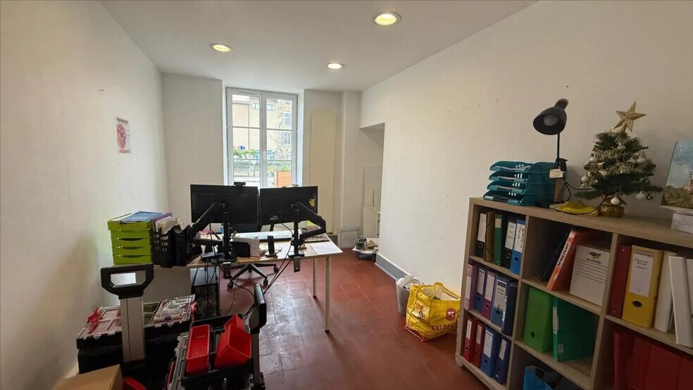 Local d’activités dans Bourg-en-Bresse à louer - Photo intérieure – Image 2 sur 6