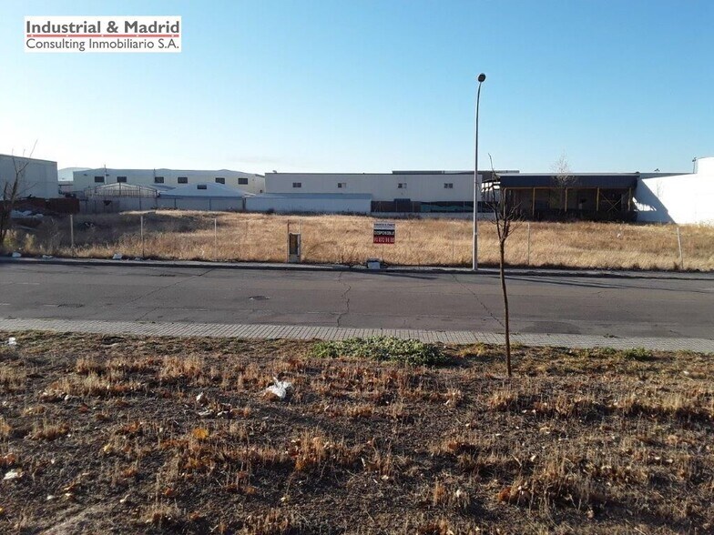 Terrain dans Loeches, Madrid à vendre - Autre – Image 2 sur 3