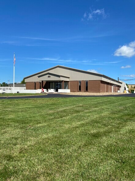885 W Liberty St, Medina, OH à louer - Photo principale – Image 1 sur 8
