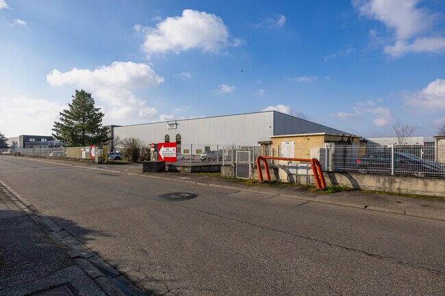 Plus de détails pour 15 Rue Des Frères Lumière, Chassieu - Coworking à louer