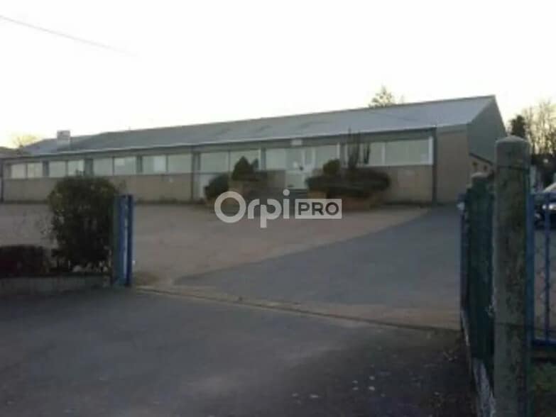 Industriel/Logistique dans Prémilhat à louer - Photo de l’immeuble – Image 2 sur 5