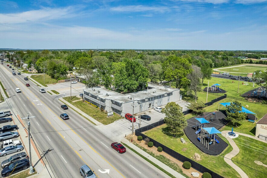 109 S 9th Ave, Broken Arrow, OK à vendre - Photo de l’immeuble – Image 1 sur 4