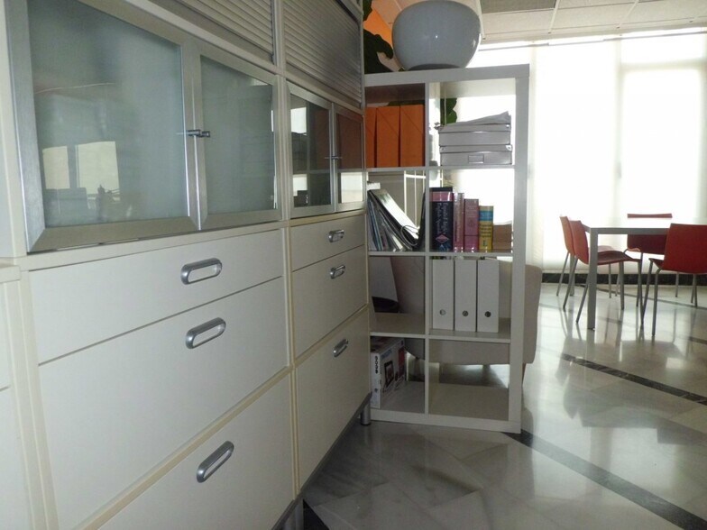 Bureau dans El Ejido, Almería à vendre - Photo de l’immeuble – Image 2 sur 8