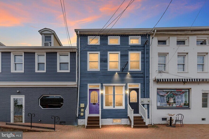 90 Clinton St, Delaware City, DE à vendre - Photo de l’immeuble – Image 1 sur 4