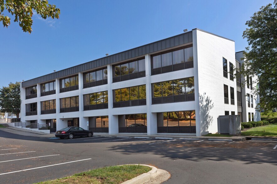 10301 Georgia Ave, Silver Spring, MD à louer - Photo de l’immeuble – Image 2 sur 9