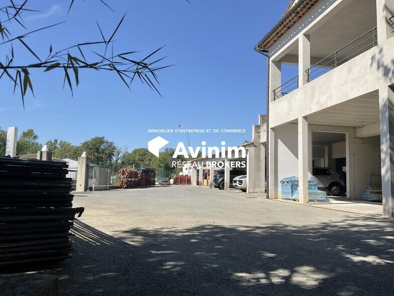 Local d'activités dans Fayence à vendre - Photo de l’immeuble – Image 3 sur 29