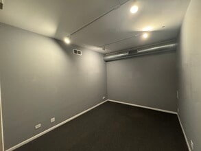 1820-1830 W Grand Ave, Chicago, IL à louer Photo intérieure– Image 2 sur 3