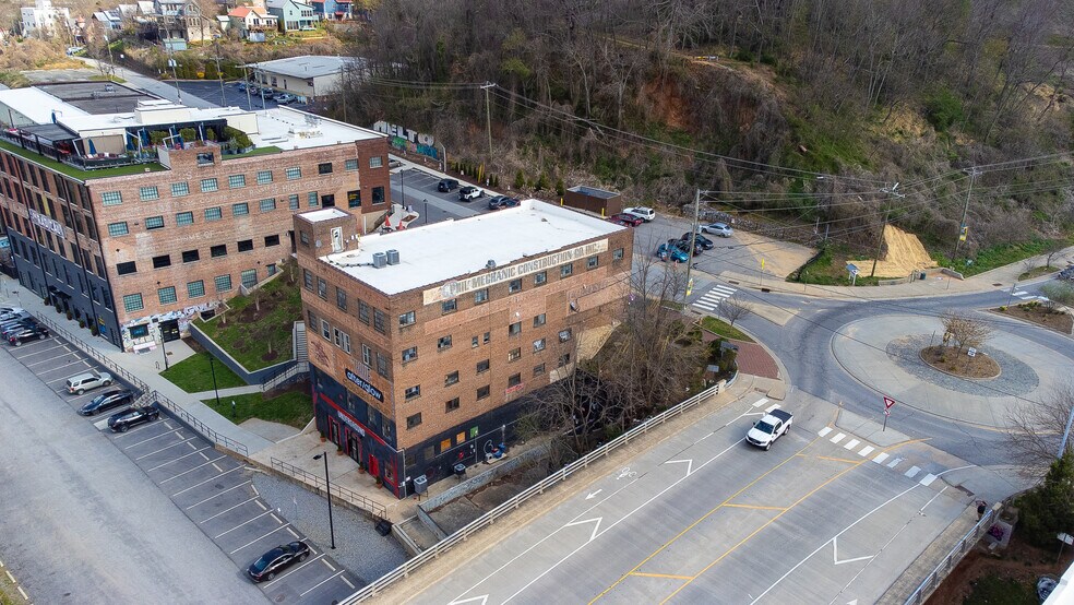 109 Roberts St, Asheville, NC à vendre - Photo de l’immeuble – Image 2 sur 13