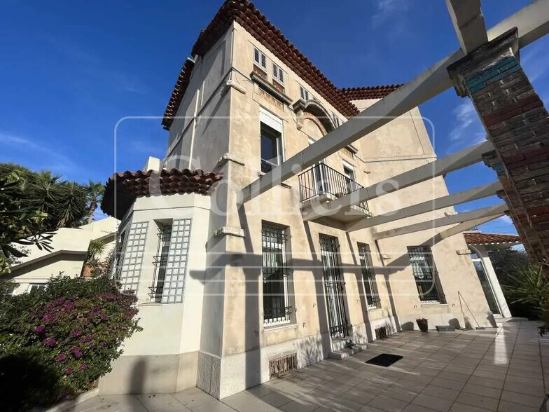 Bureau dans Marseille à louer - Photo de l’immeuble – Image 1 sur 22