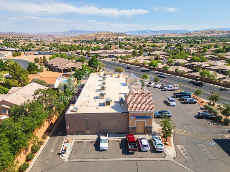 2351 S River Rd, Saint George, UT à louer - Photo de l’immeuble – Image 3 sur 6