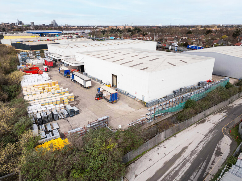 Ripple Rd, Barking à louer - Photo de l’immeuble – Image 1 sur 2