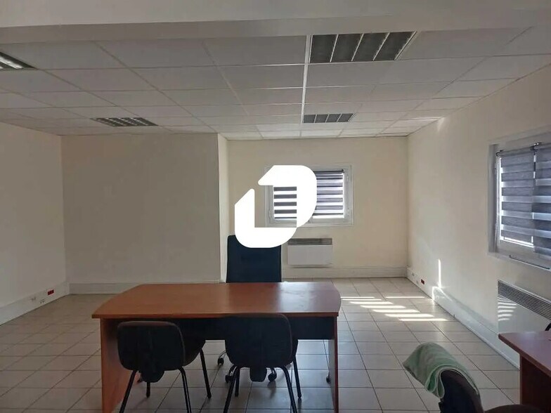 Bureau dans Champlan à louer - Photo de l’immeuble – Image 2 sur 7