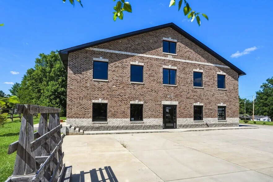 7301 Shelbyville Rd, Simpsonville, KY à vendre - Photo de l’immeuble – Image 2 sur 4