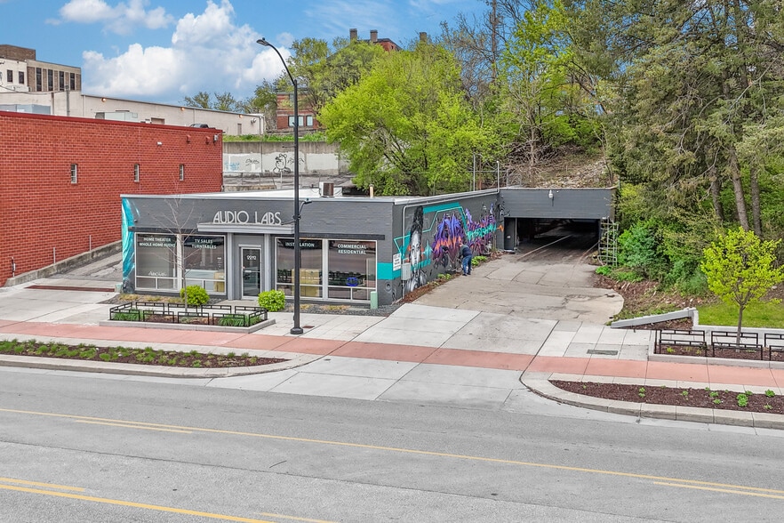 2212 Ingersoll Ave, Des Moines, IA à vendre - Photo de l’immeuble – Image 1 sur 10