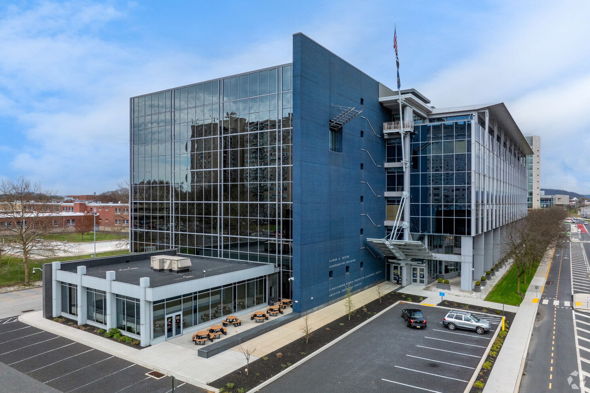 1200 N 7th St, Harrisburg, PA à louer Photo de l’immeuble– Image 1 sur 6