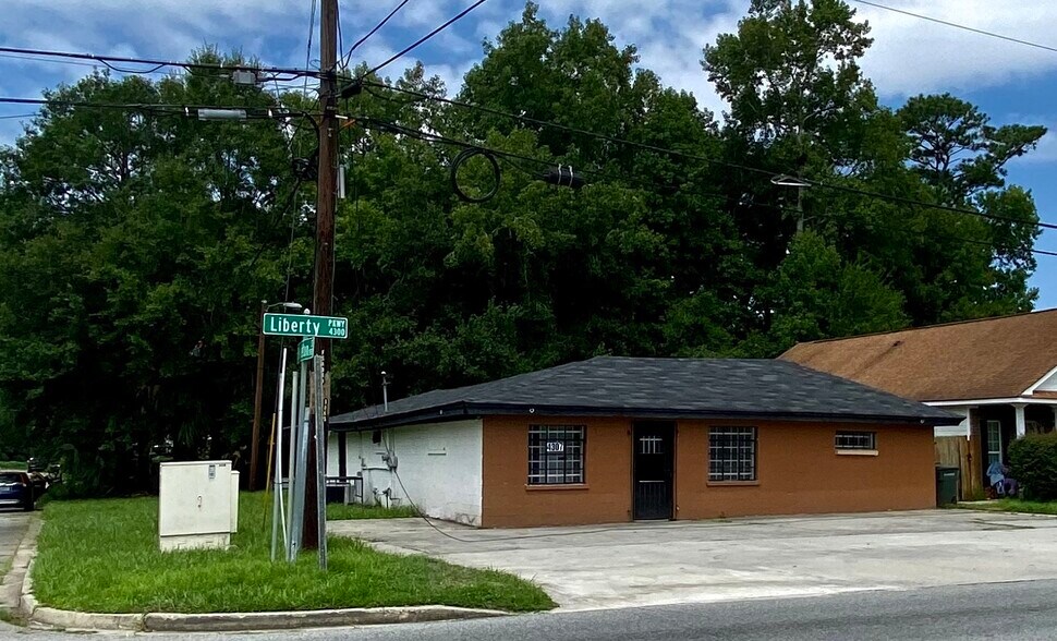 4307 Liberty Pky, Savannah, GA à vendre - Photo de l’immeuble – Image 2 sur 13